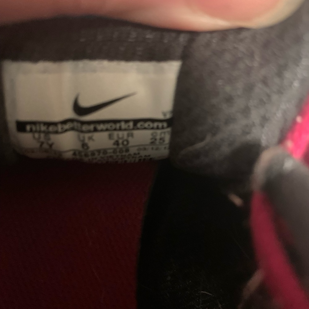 Black Nikes - Picture 4 of 5